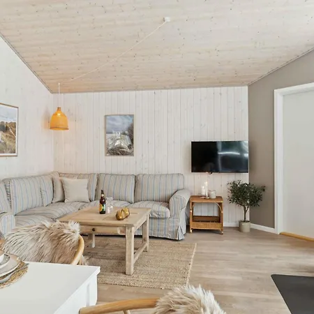 Tatil Evi With Covered Terrace *