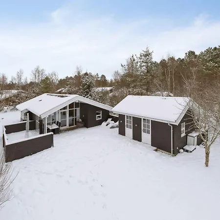 別荘 With Covered Terrace Ålbæk