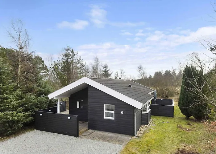 Vakantiehuis With Covered Terrace *